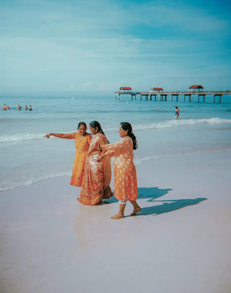 Hunter Macleod, Sisters, Digital photograph