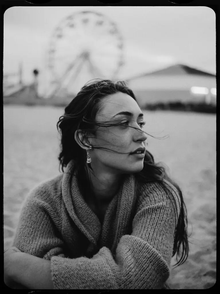 Hunter Macleod, Beach Date, Digital photograph